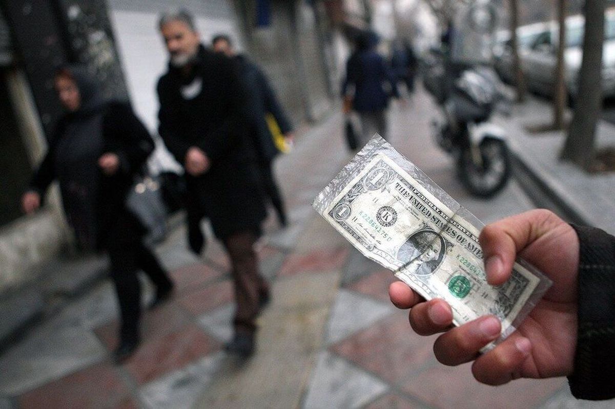 ضرب‌و‌شتم خبرنگار پیگیر قیمت دلار در تهران!